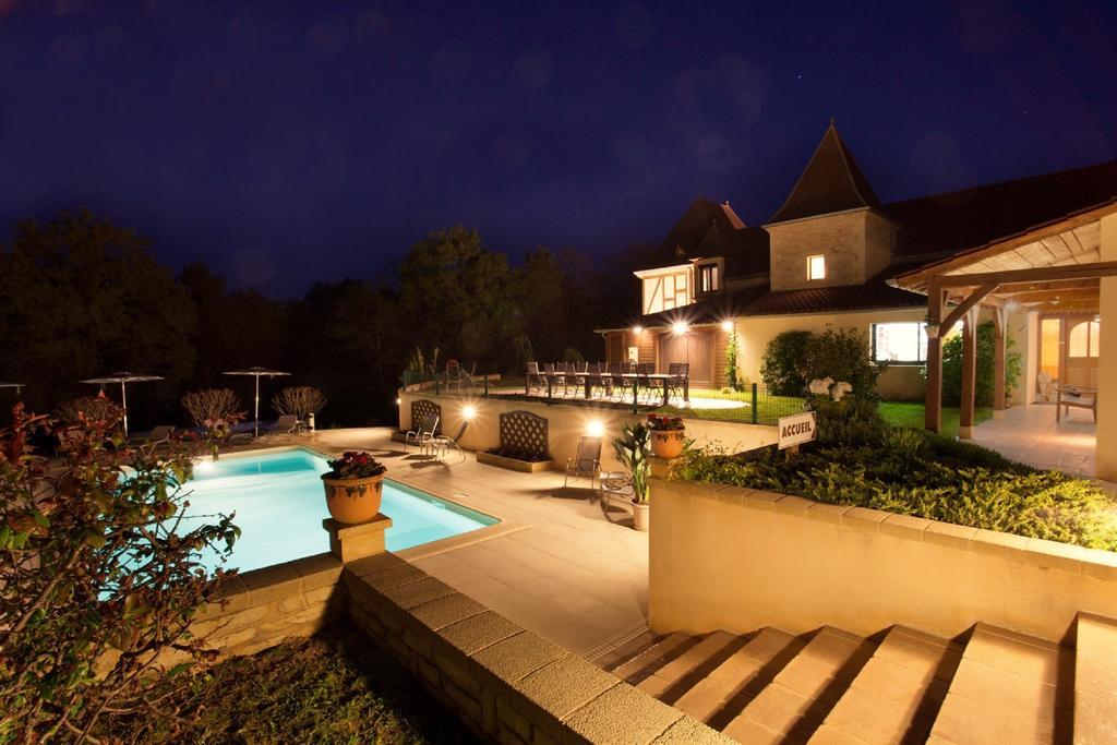 Chambres D'Hotes Les Peyrouses サルラ・ラ・カネダ エクステリア 写真