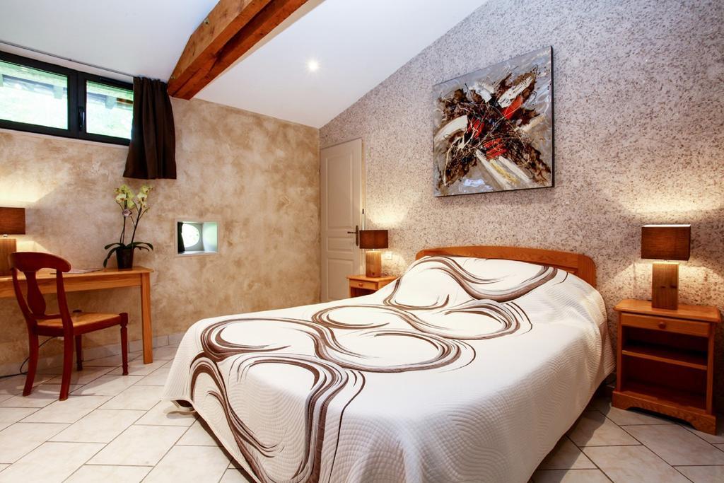 Chambres D'Hotes Les Peyrouses サルラ・ラ・カネダ エクステリア 写真